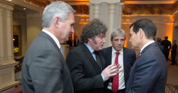 Milei habló con el jefe de la diplomacia de Estados Unidos para ampliar inversiones