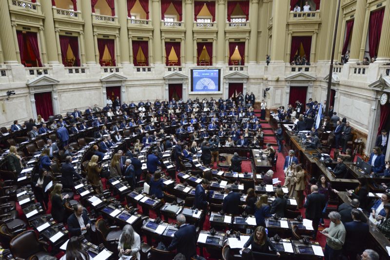La oposición alerta que el Gobierno busca "cajonear" el proyecto sobre endeudamiento familiar