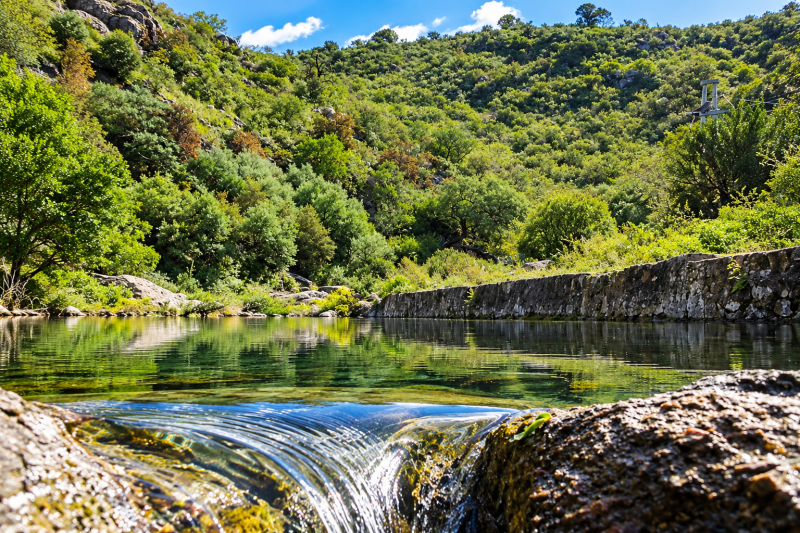 Un rincón para refrescarse: el paraíso escondido entre las sierras que pocos conocen
