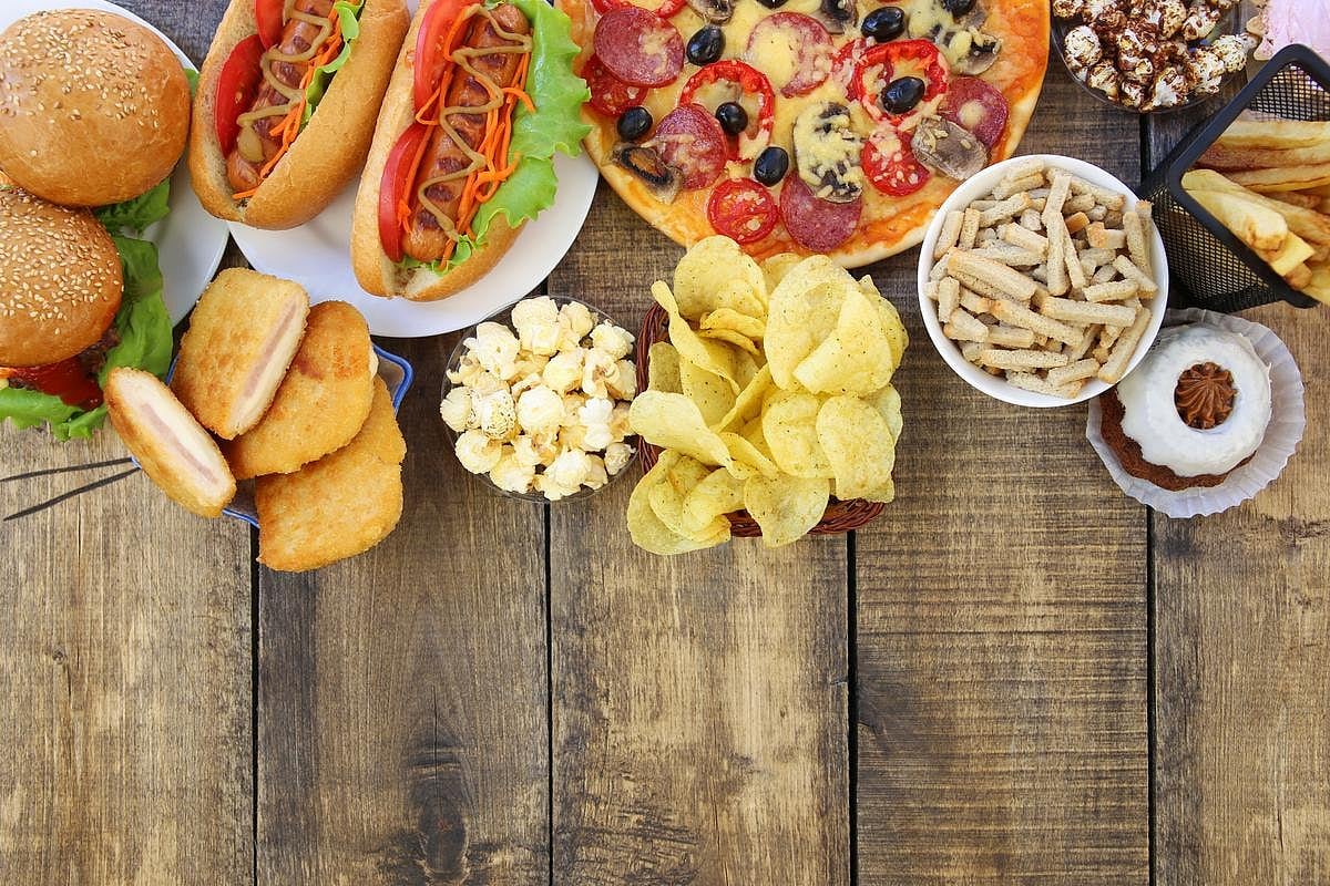 Los alimentos ultraprocesados podrían reconfigurar el cerebro de los niños para desear comida chatarra, según un estudio