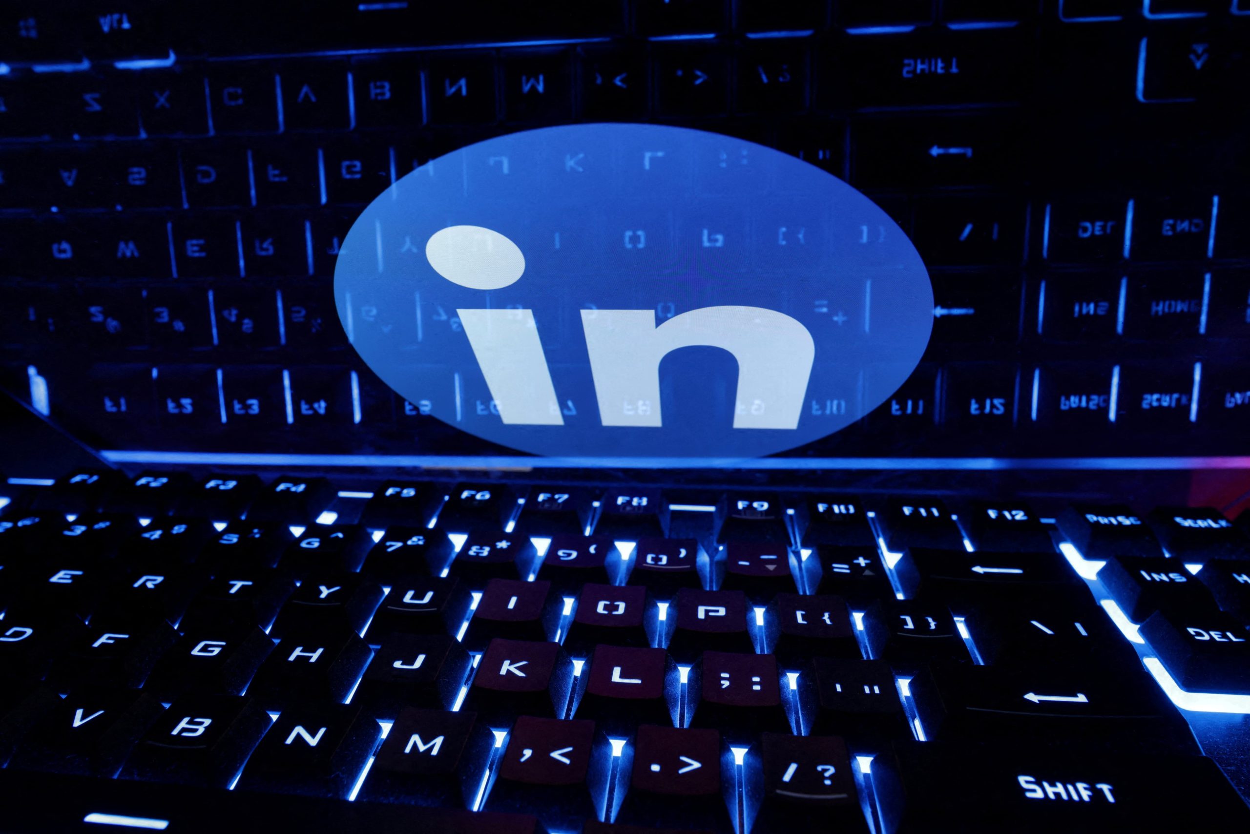 LinkedIn redujo un 40% las vistas de publicaciones genéricas hechas con inteligencia artificial