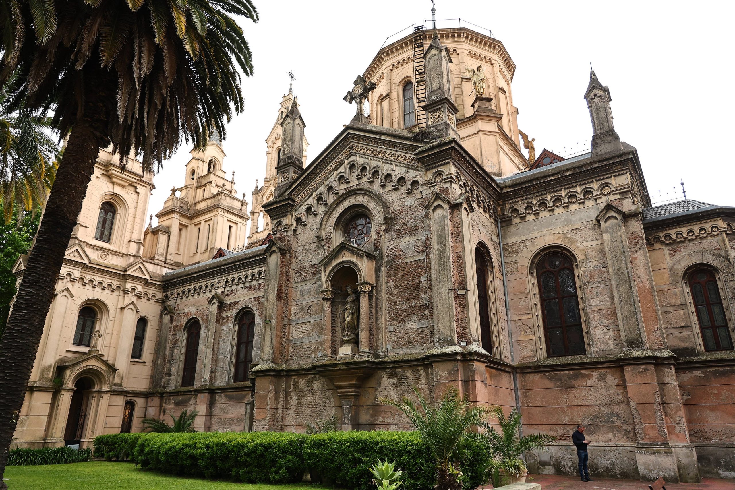 Tras años de reclamos, restaurarán la iglesia Santa Felicitas, uno de los tesoros históricos de Barracas