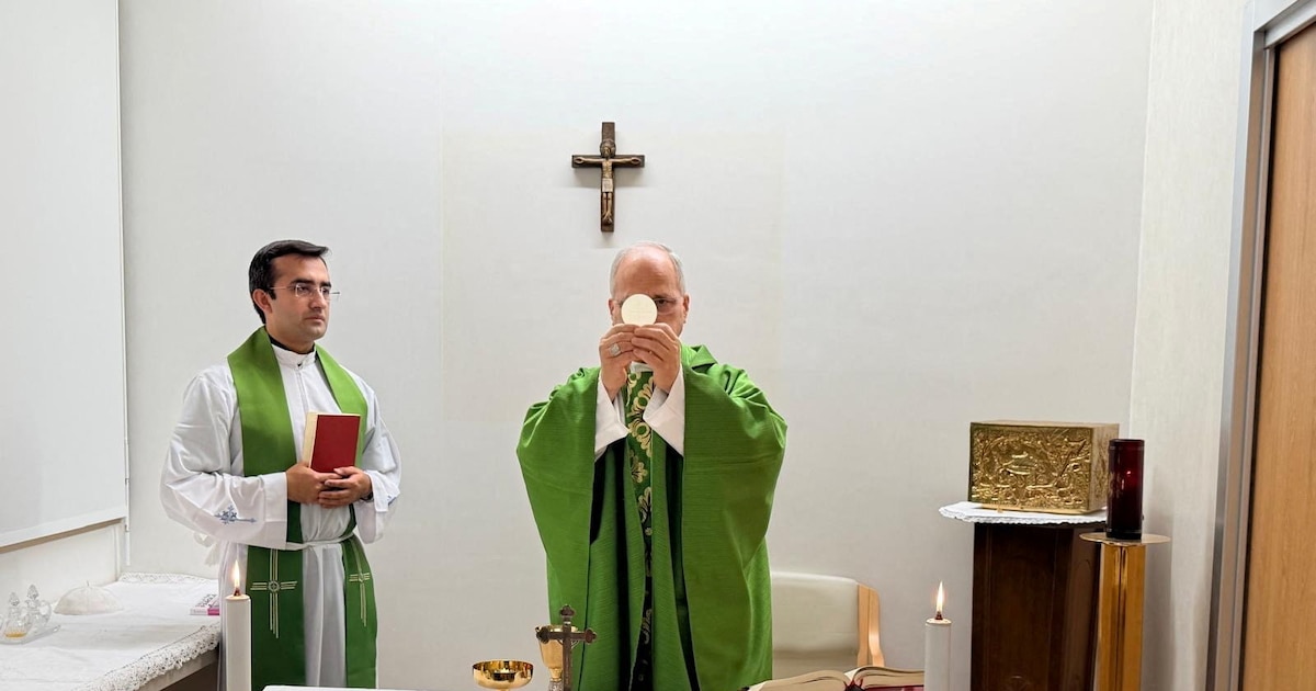 Cómo fue la misa del papa León XIV en el hospital donde está internado