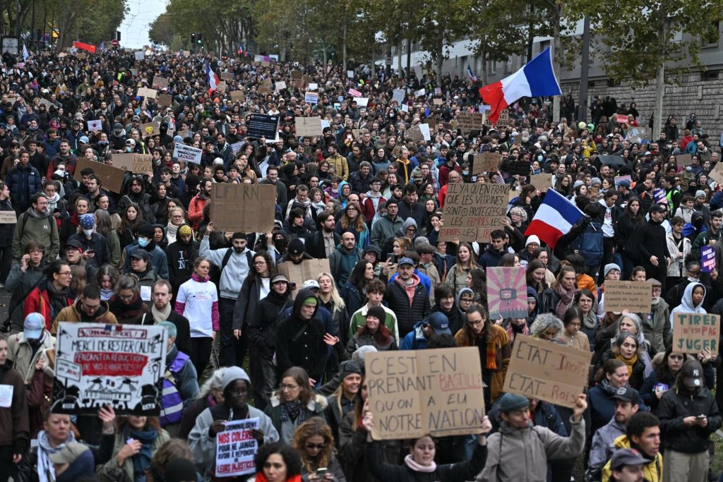 El Octubre rebelde francés tuvo su segundo acto