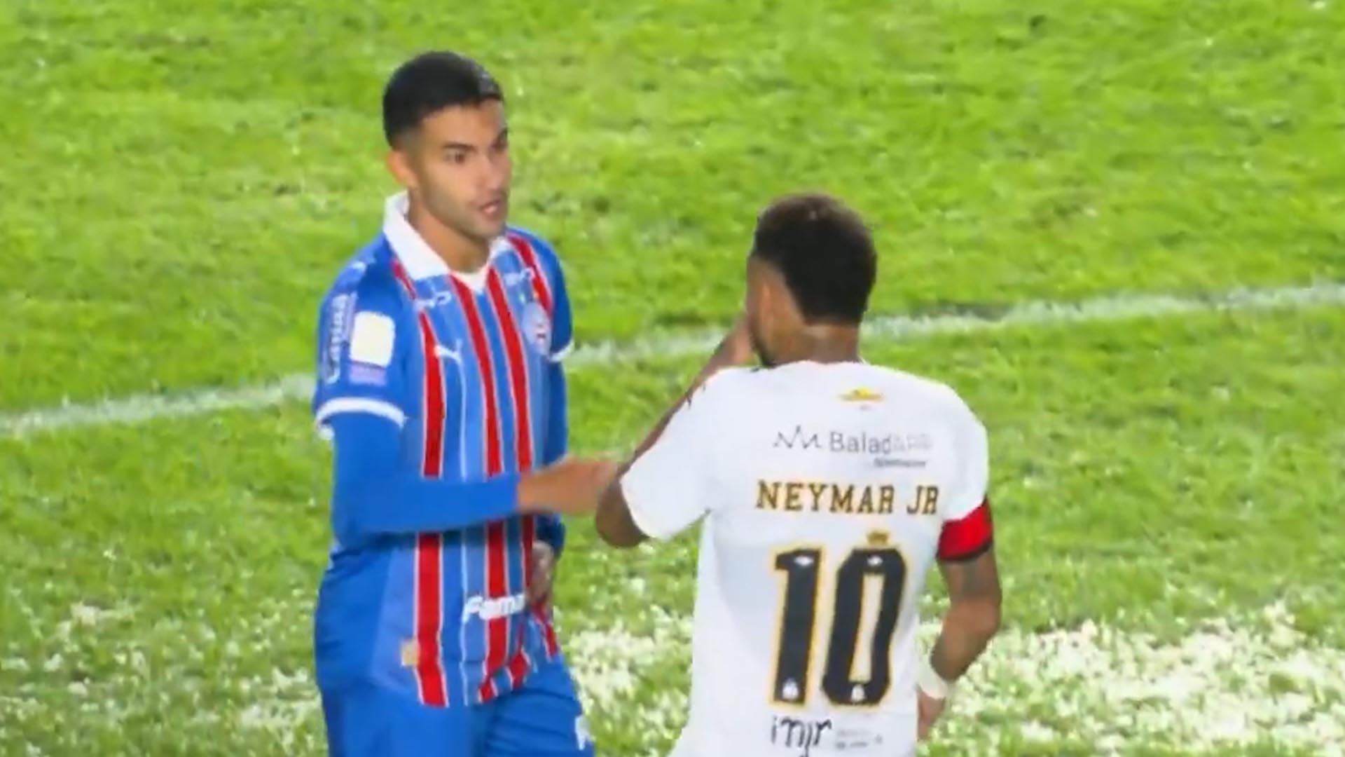 Polémica con Neymar en Brasil: fue expulsado por un gesto contra un rival y estalló con un duro descargo
