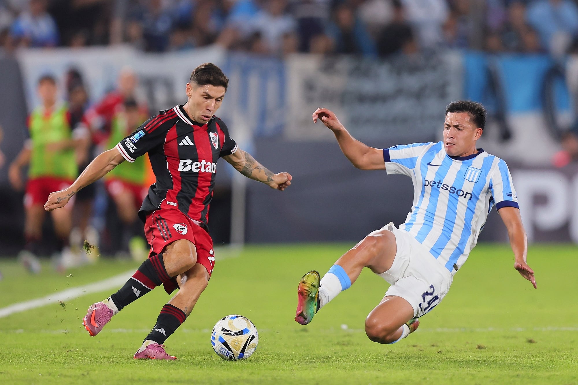 La TV y streaming del domingo: Independiente vs. Boca y River vs. Racing, Barcelona vs. Real Madrid y Colapinto