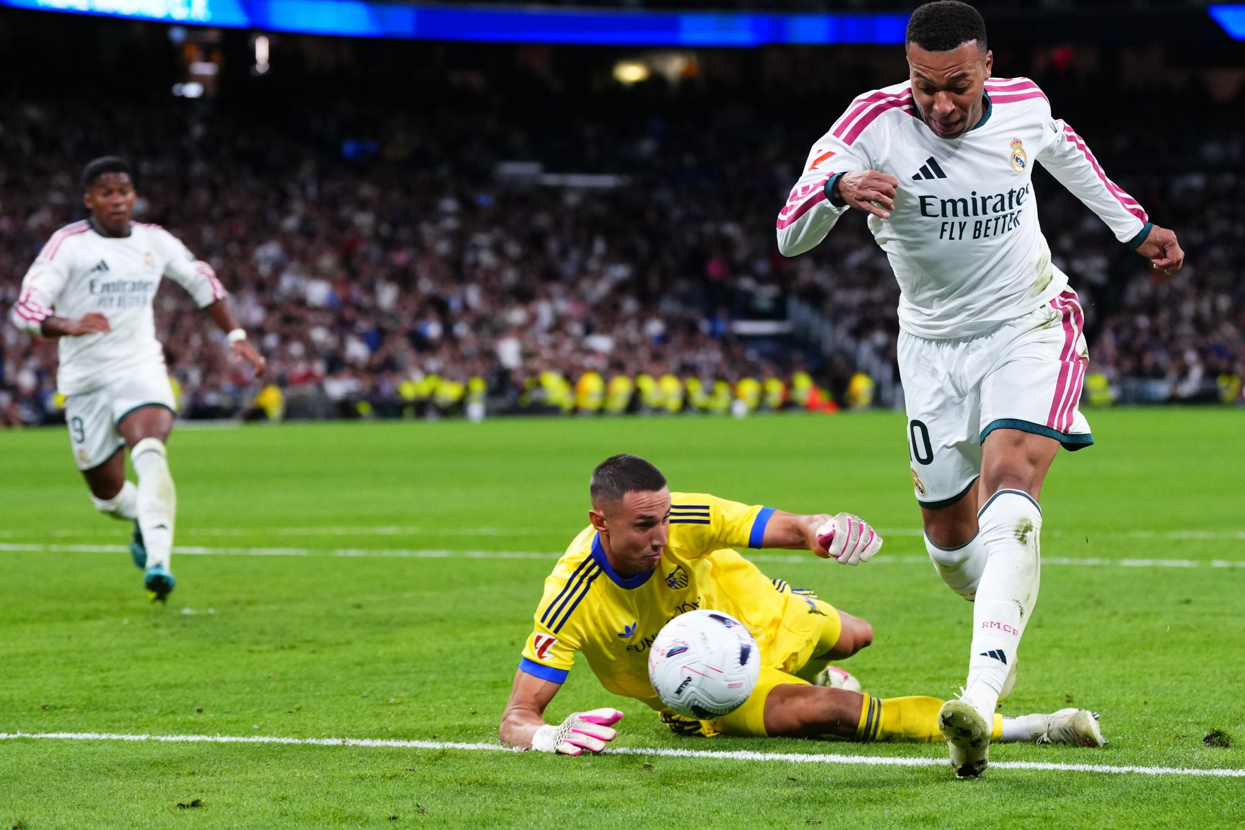 Real Madrid ganó con golazos de Mbappé, Güler y Diomande, mientras Sevilla se quejó del árbitro