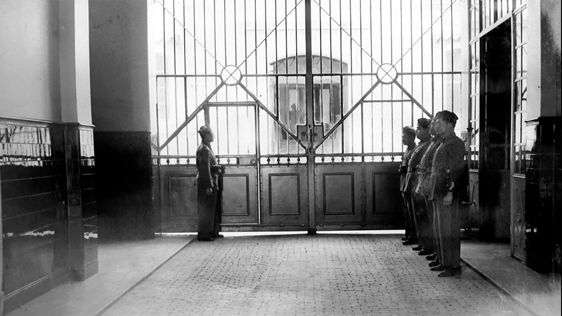 Hombres hacinados que pedían limosna, verdugos temibles y una fuga frustrada: cuando en el fondo del Cabildo funcionaba una cárcel
