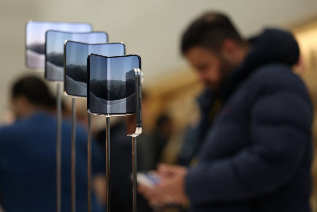 Qué hacer si la pantalla del iPhone Duo está fallando: cómo pedir a Apple un plegable nuevo