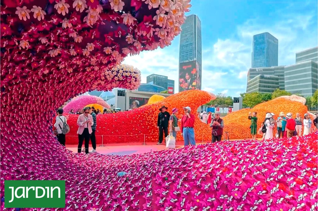 Lego transforma una antigua refinería de Shanghái en un paisaje botánico