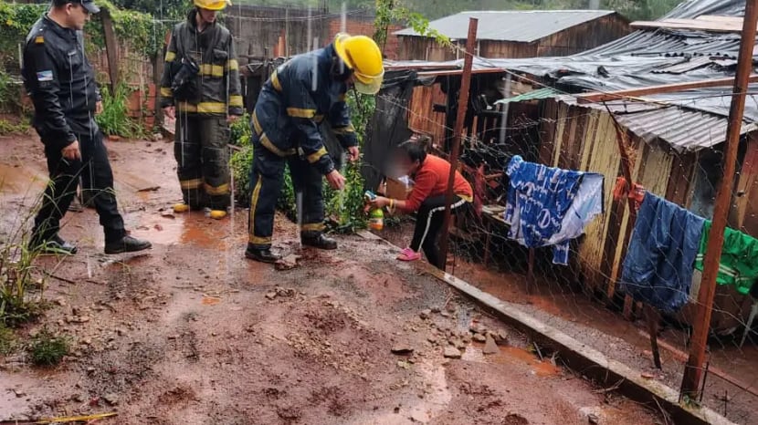 Inundaciones: Chaco sumó casi 1.800 evacuados, Misiones registró 141 y se espera otra crecida del Paraná
