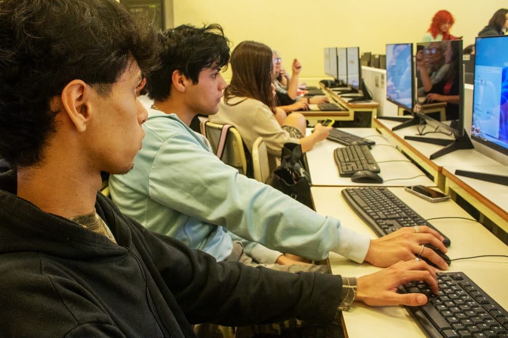 La Universidad Provincial de Córdoba incorpora inteligencia artificial y narrativa transmedia a su nueva carrera de Comunicación