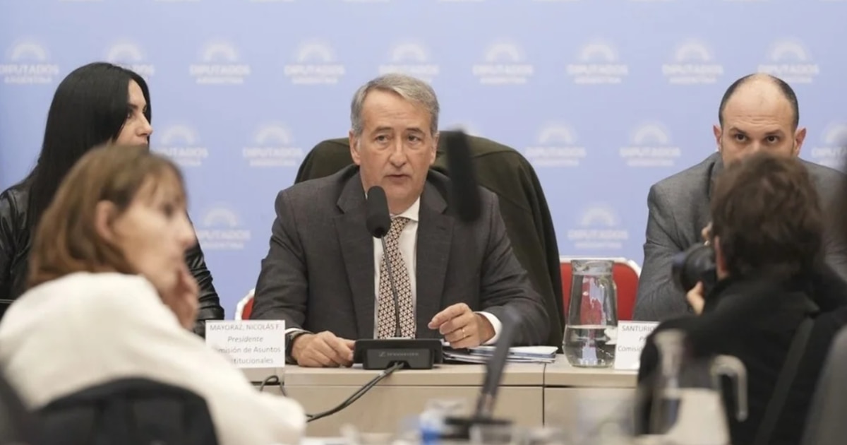 El Gobierno acordó con los aliados restituir los límites a la venta de tierras para blindar el DNU 70/23