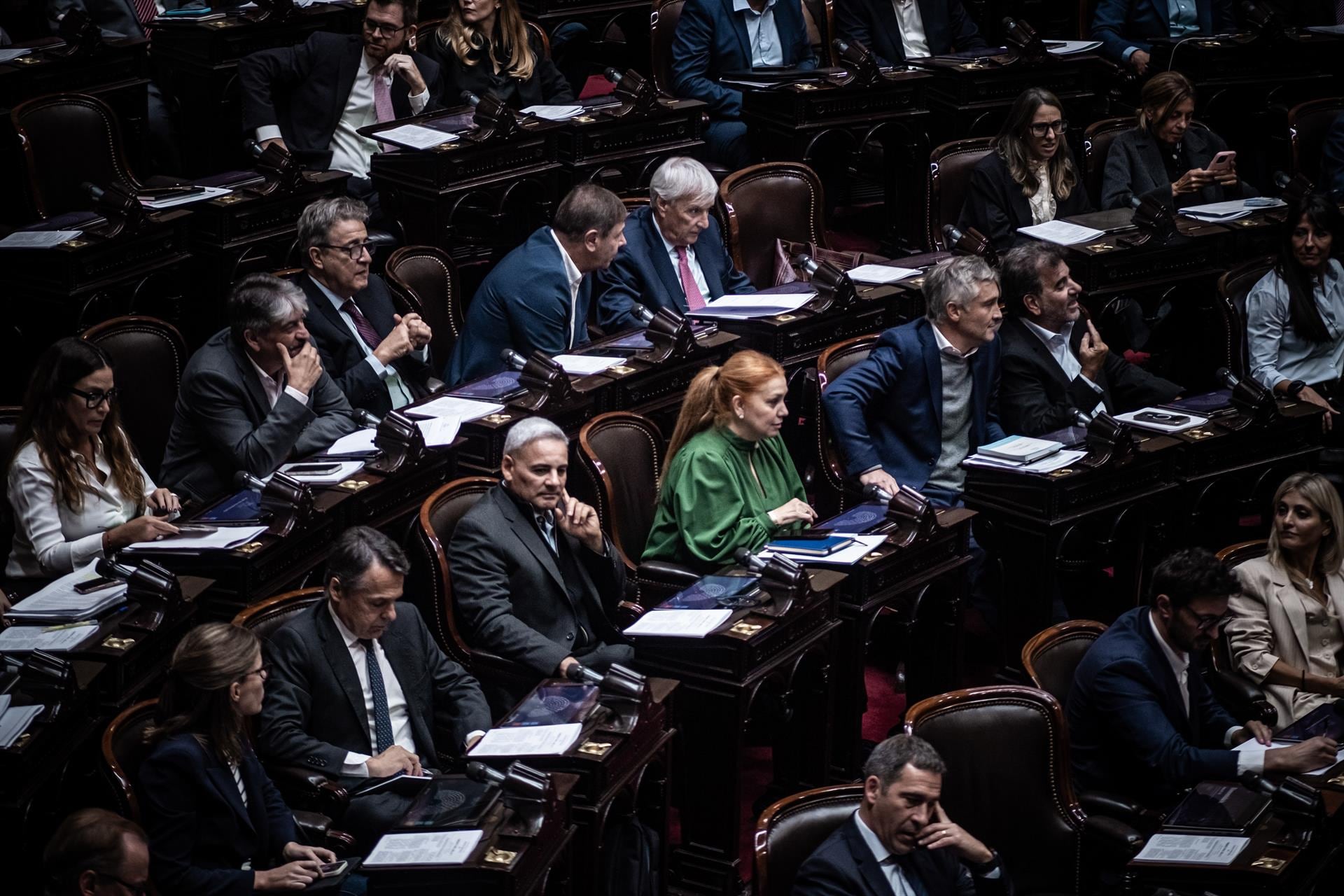 Por falta de consensos, no se aprobó ningún proyecto sobre endeudamiento familiar y el tema volvió a comisión