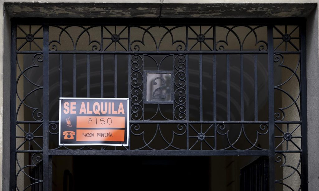 La oferta de viviendas en alquiler cae un 44% entre 2018 y 2025, con 393.000 viviendas menos, según idealista