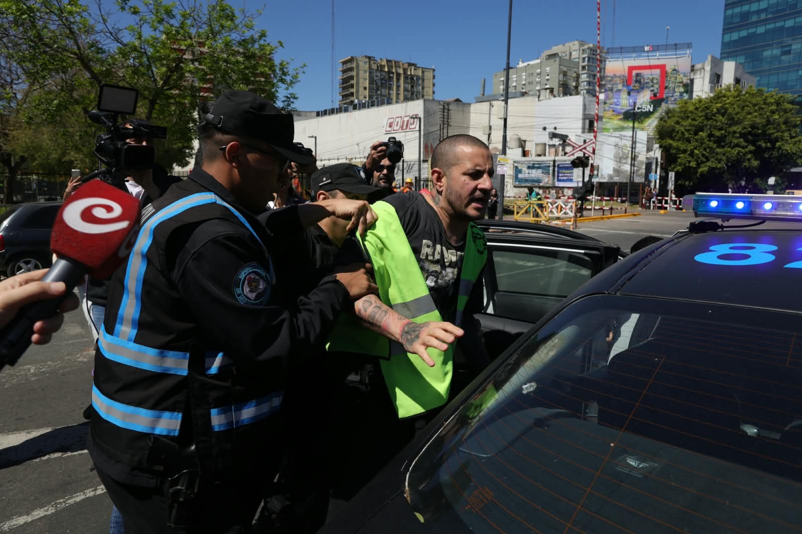 Paro de subtes: la Policía detuvo a otro manifestante en la estación Juan Manuel de Rosas