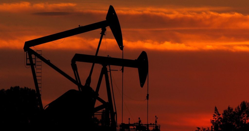 El petróleo acumula su mayor avance semanal en meses por los conflictos en Ucrania y Medio Oriente