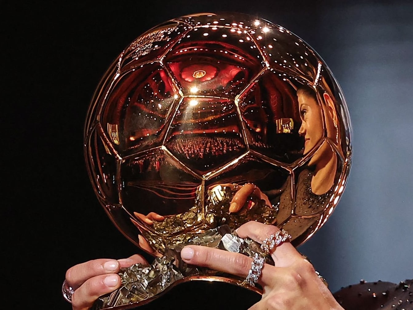La agenda de la TV del lunes: la entrega del Balón de Oro, el torneo Clausura y fútbol de Europa