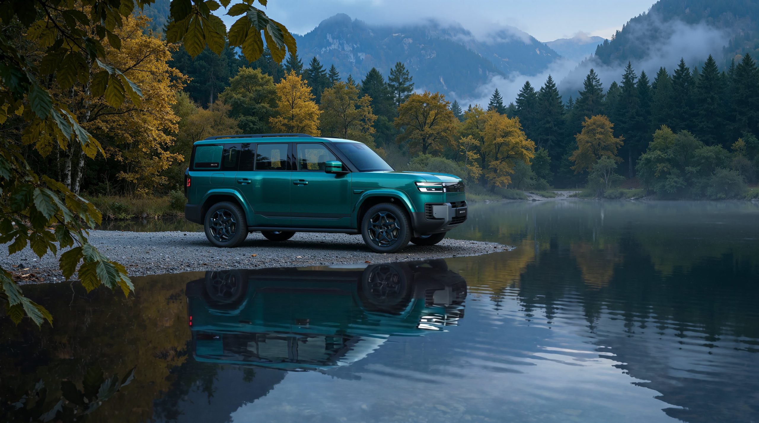 BYD lanzó un SUV premium con tres motores y capaz de girar sobre su propio eje
