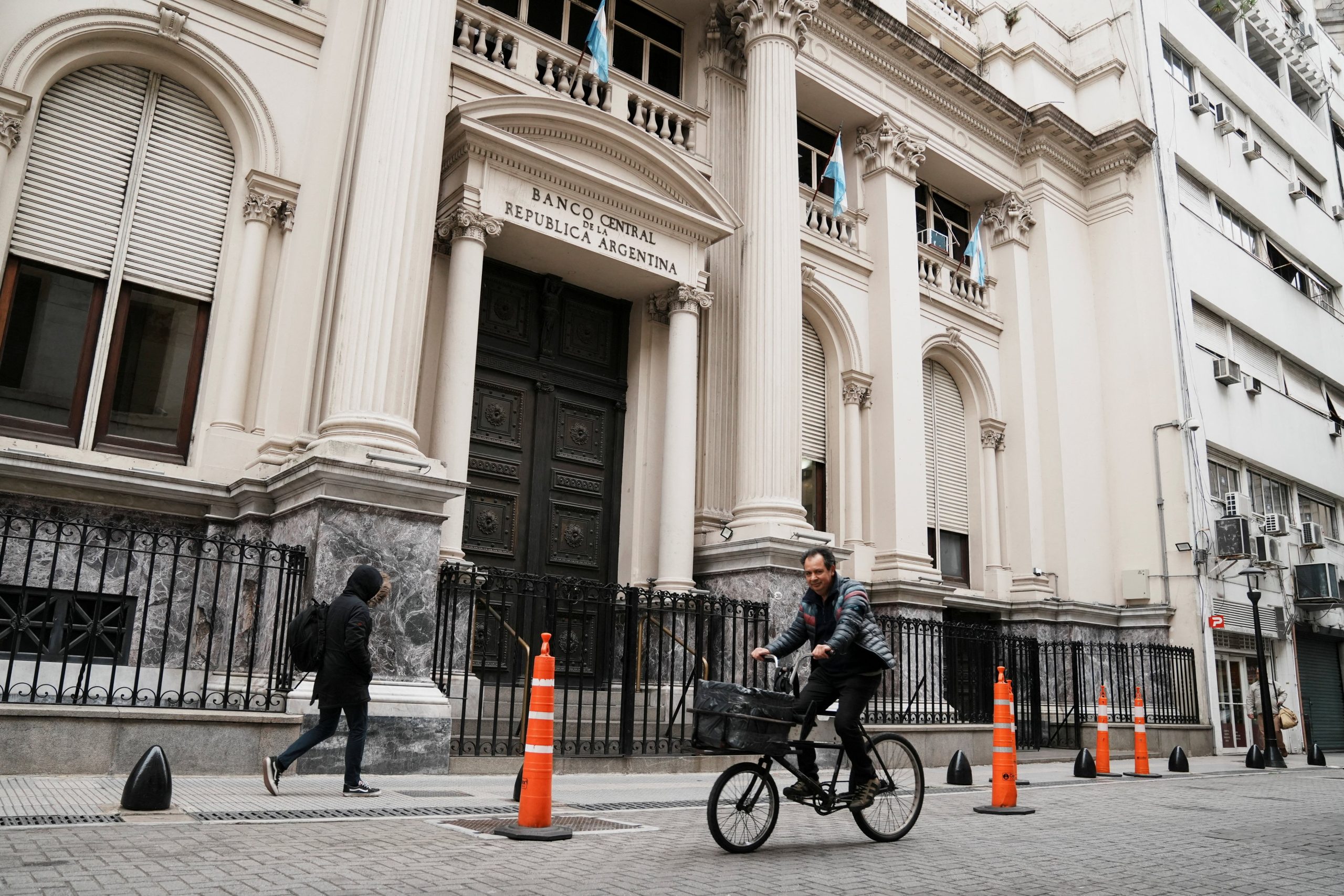 El Banco Central ya compró más de USD 1.000 millones en lo que va de octubre