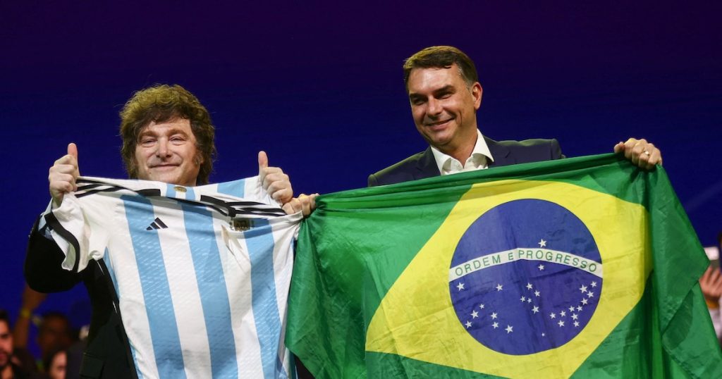 A la espera de los primeros resultados, Milei sigue con optimismo la elección en Brasil y respaldó a Bolsonaro en redes