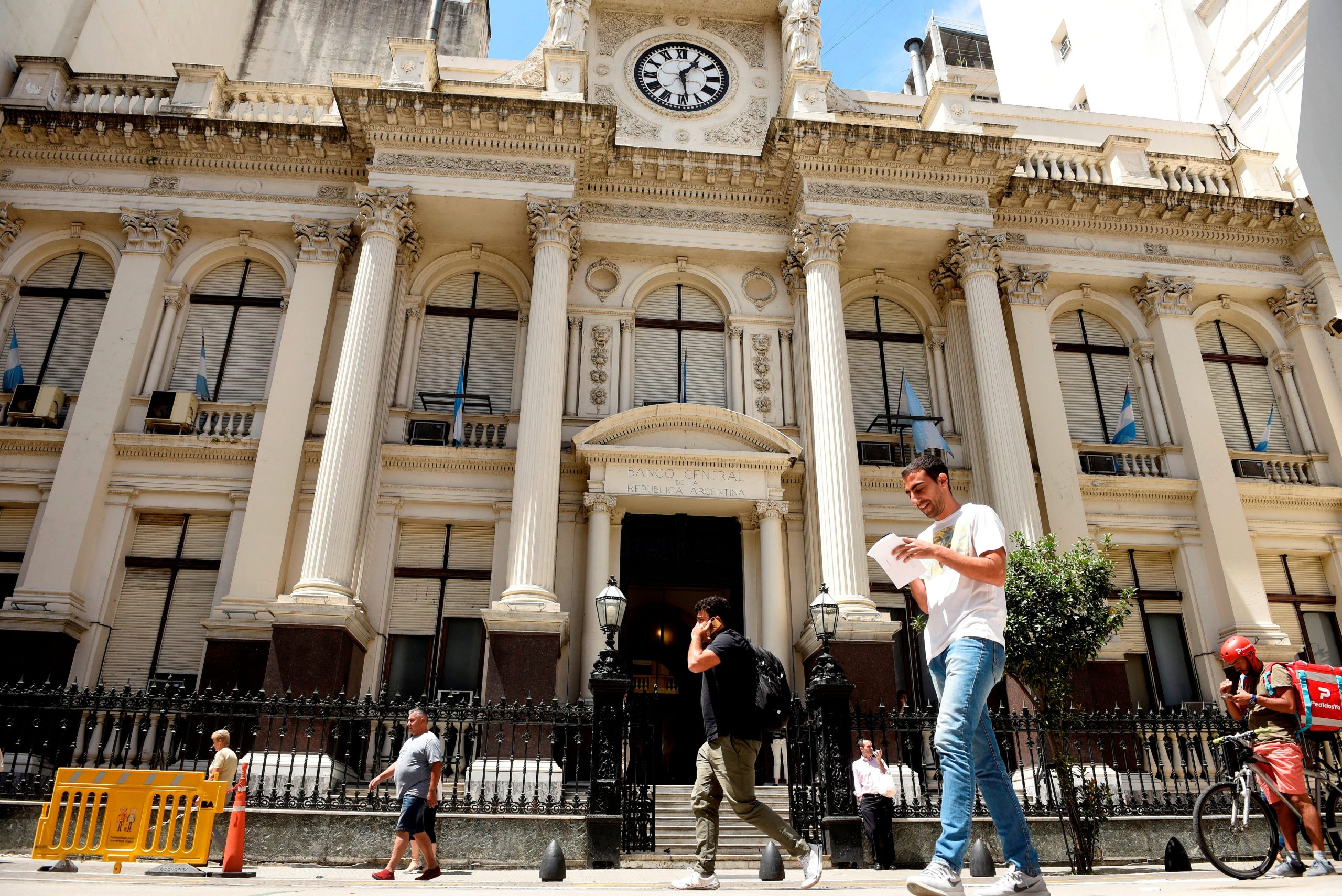 El Banco Central pone a punto una de las herramientas que usará para contener el dólar en 2027