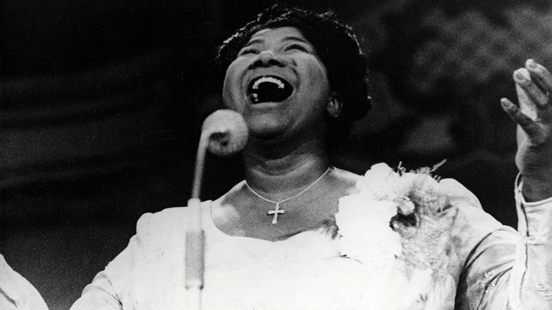 Abandonó la escuela para limpiar pisos y terminó convirtiéndose en la mejor artista de góspel del mundo: el camino de Mahalia Jackson