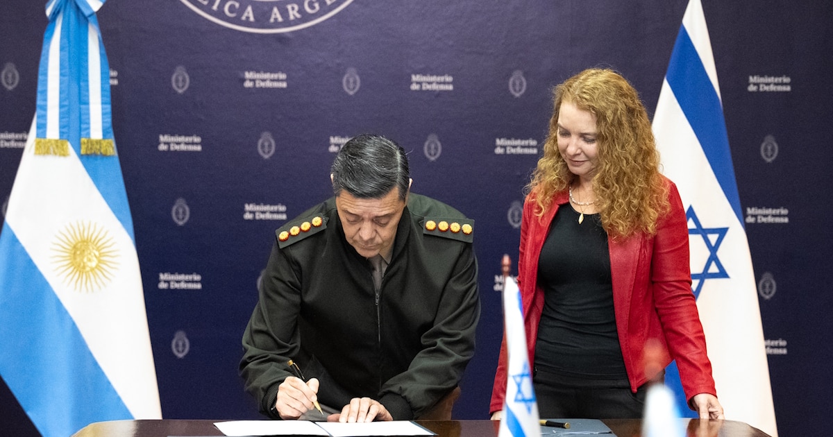 Argentina e Israel firmaron un memorándum de cooperación en defensa: qué implica y qué armamento podría incorporar el país