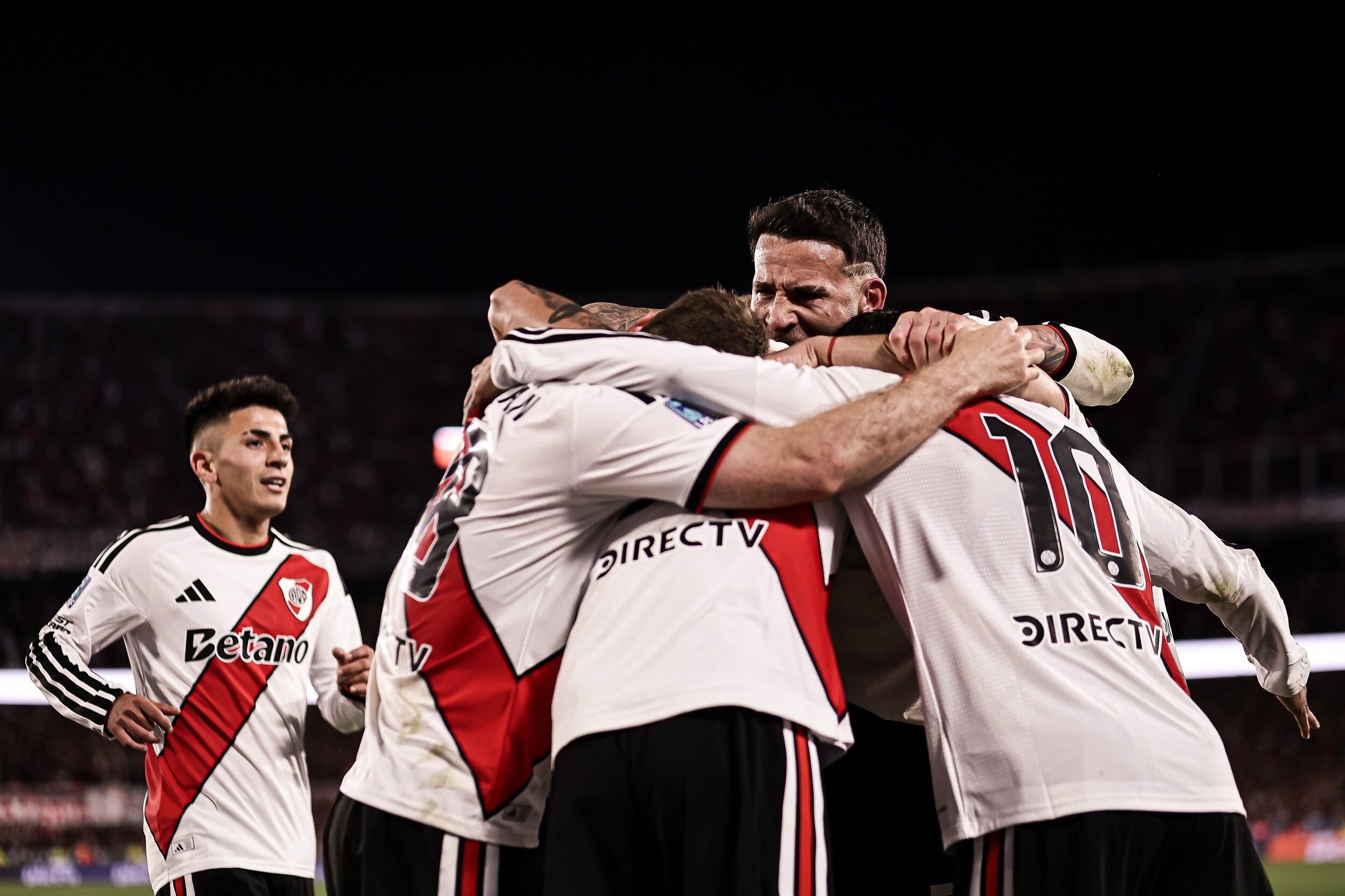 River derrotó 1 a 0 a Racing por el torneo Clausura y llega afilado al Superclásico de la próxima fecha