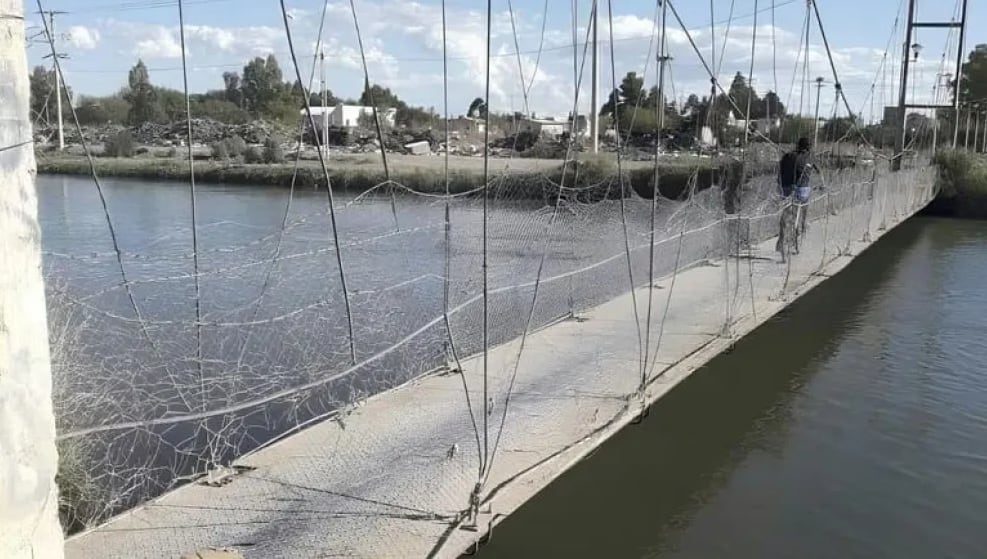 Brutal crimen en Río Negro: bajó de un vehículo, atacó a tiros a una mujer y escapó