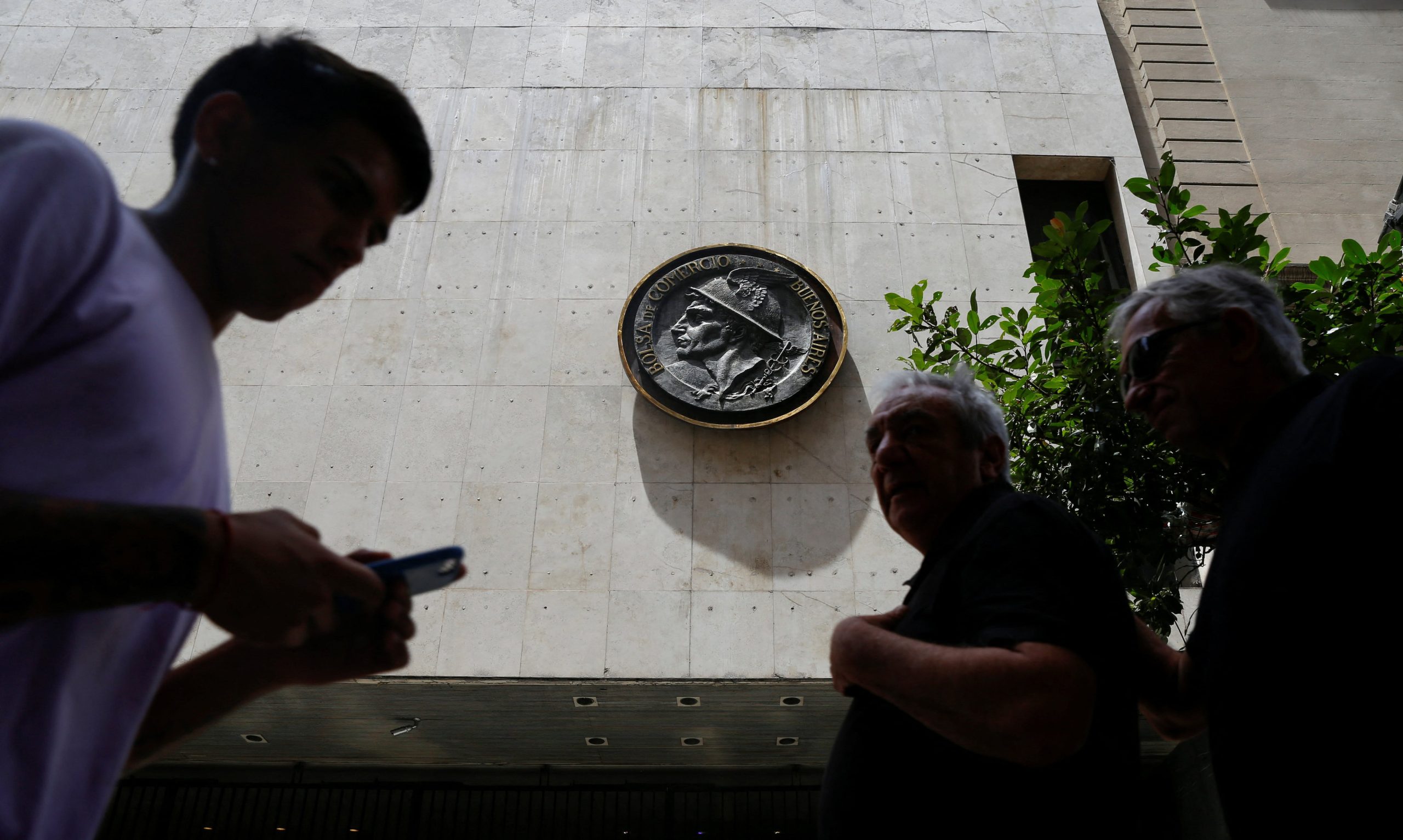 El riesgo electoral argentino creció más que el riesgo país