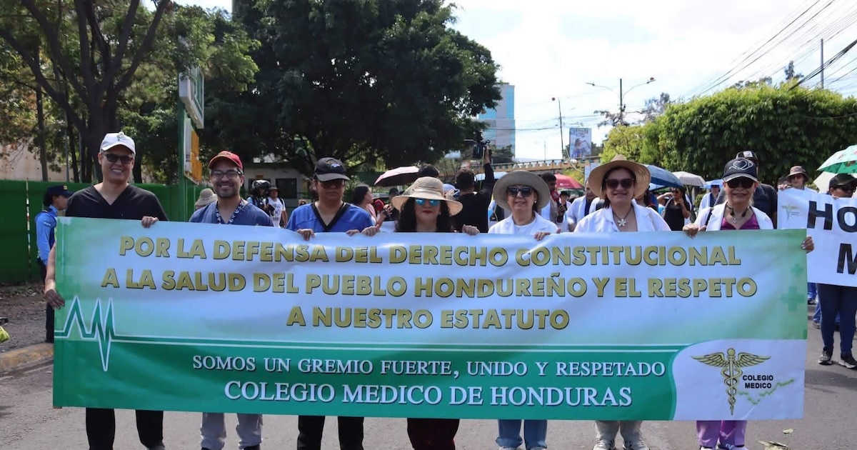 Honduras: Salud afirma que el 97% de médicos interinos ya cobró y exige el regreso a las consultas