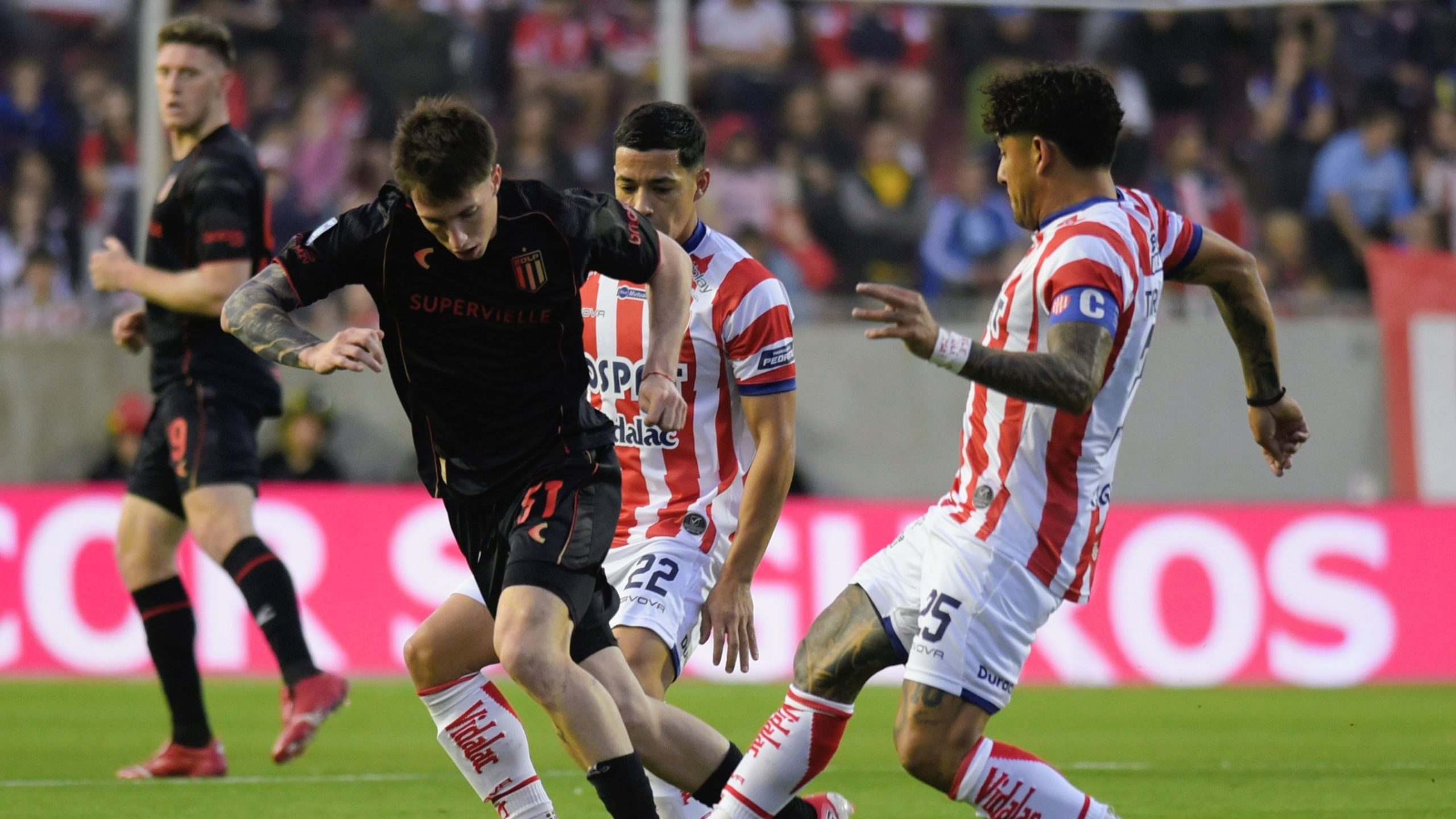 Estudiantes perdió y se alejó de la zona de Sudamericana: así quedaron las posiciones y la clasificación a las Copas
