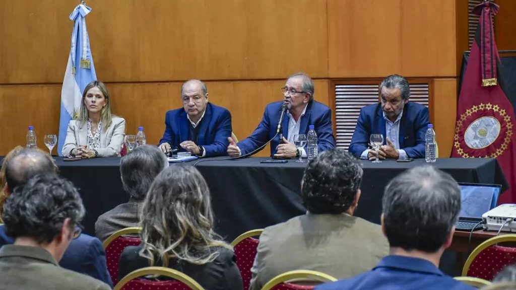 Salta busca cambiar el eje de su conectividad, pero las obras siguen en discusión