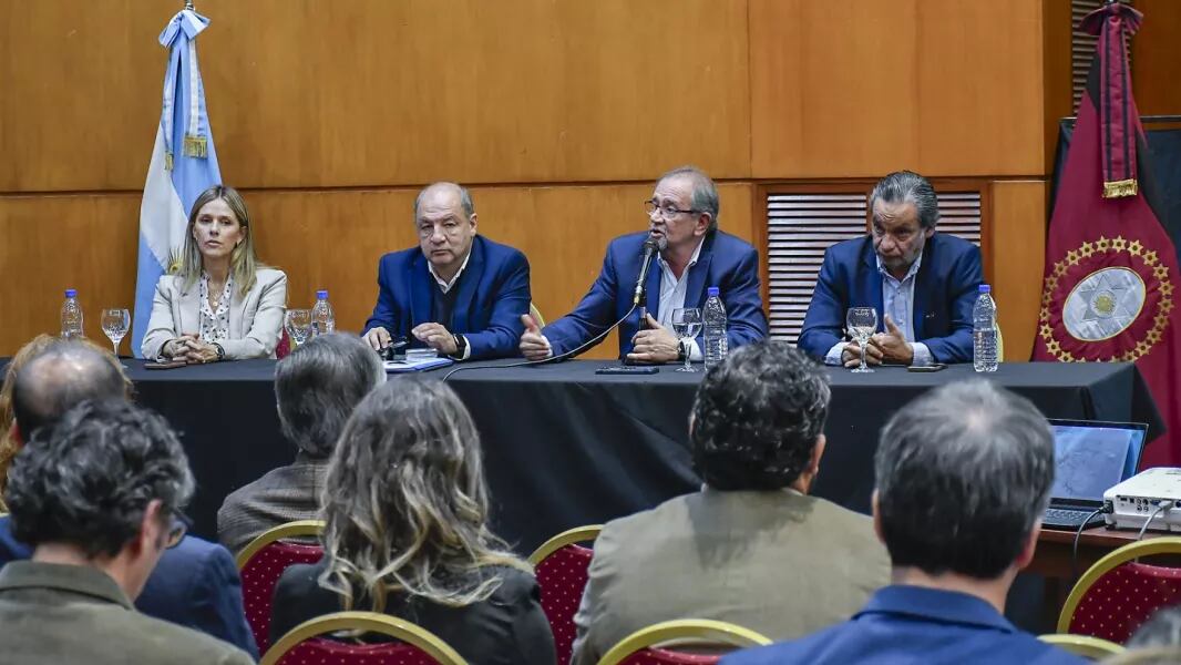 Salta busca cambiar el eje de su conectividad, pero las obras siguen en discusión