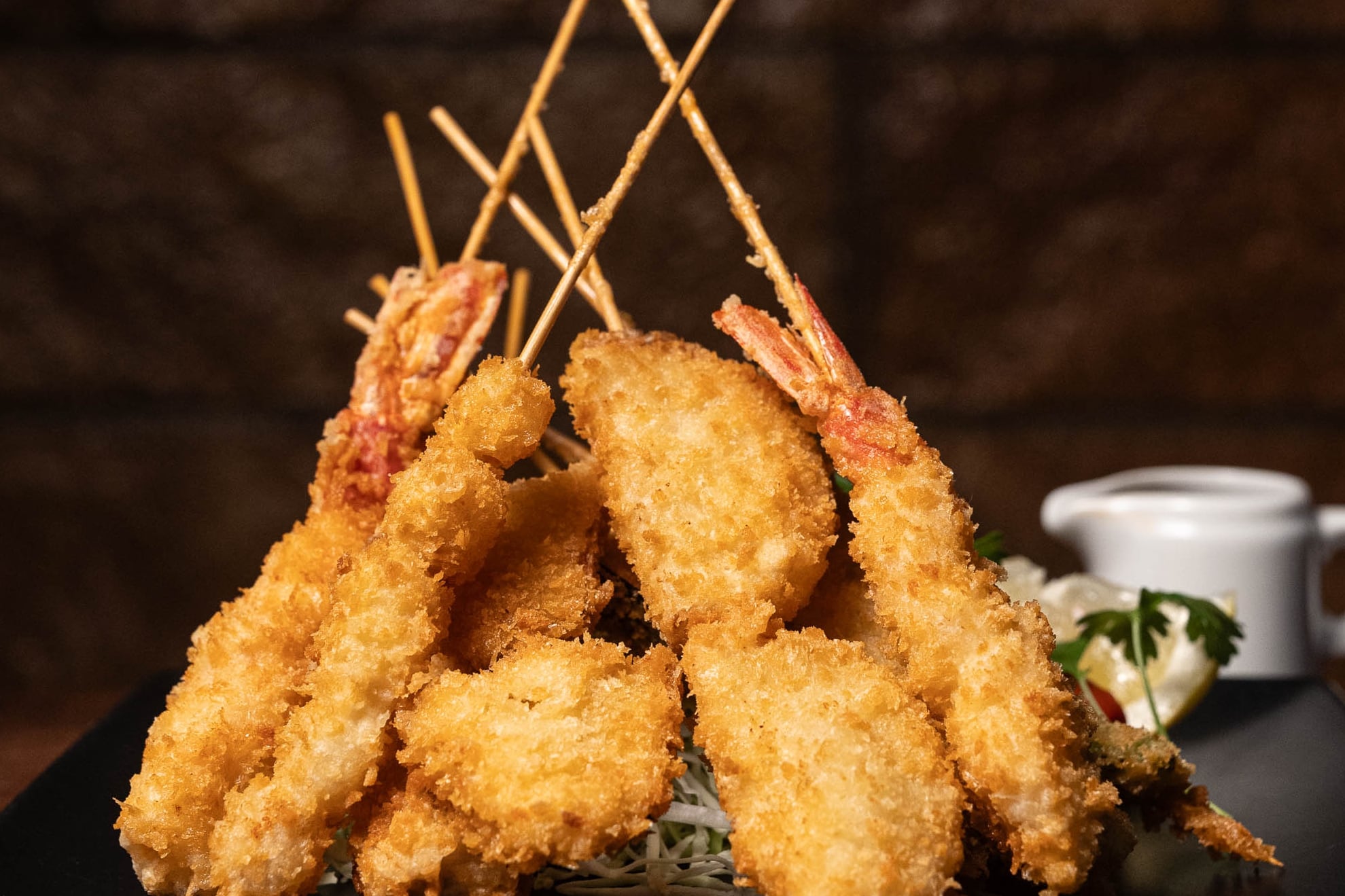 Más allá del sushi: cuáles son los restaurantes con menús especiales y promociones para probar otros sabores de Japón