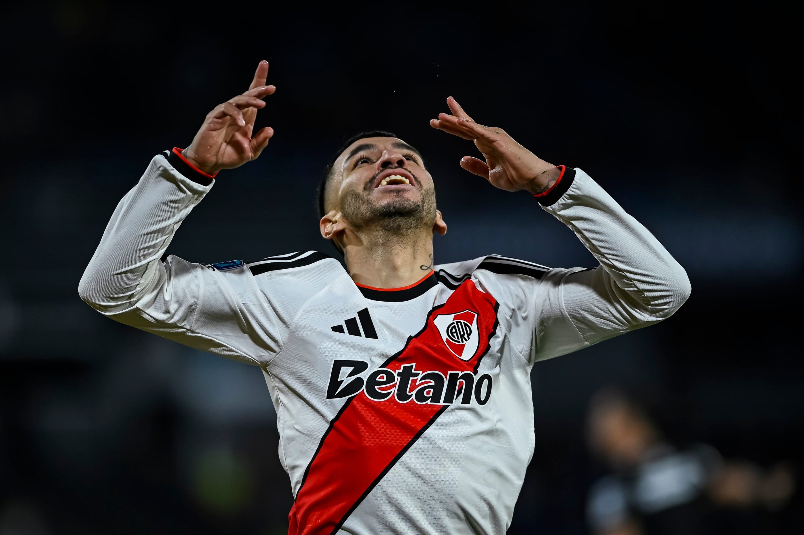 River y una gran goleada para postergar filtraciones y operaciones por el futuro de Ponzio