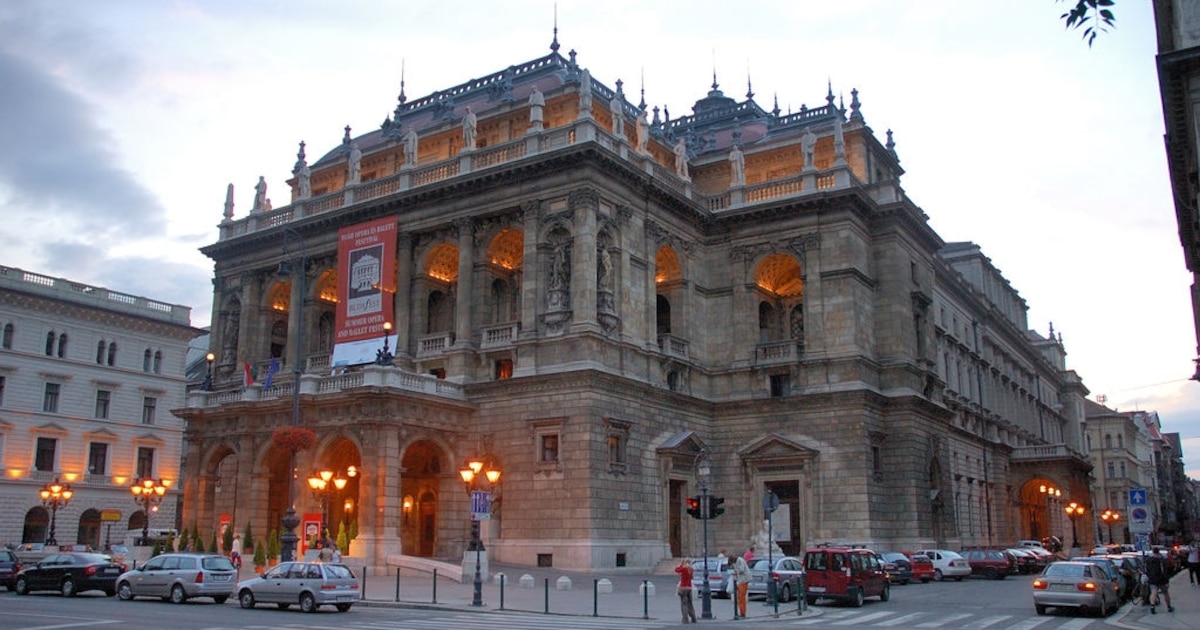 Un emperador lo inauguró en 1884 y una obra de cinco años lo renovó: así luce el teatro que enorgullece a Budapest