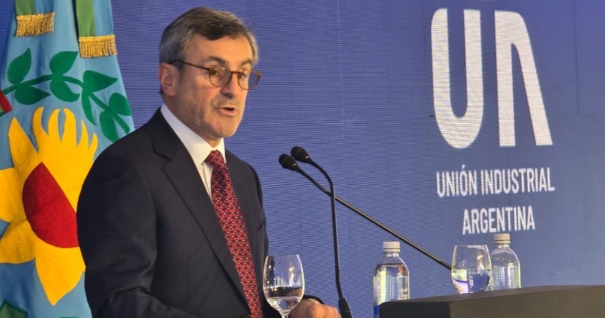 La UIA reunió a un grupo de economistas y relanzó un consejo de los 90 para debatir los efectos del modelo
