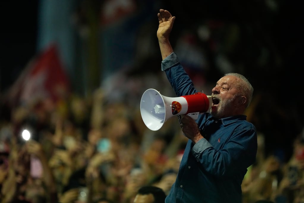 Sin victorias propias para celebrar, el peronismo se abraza al triunfo de Lula en Brasil