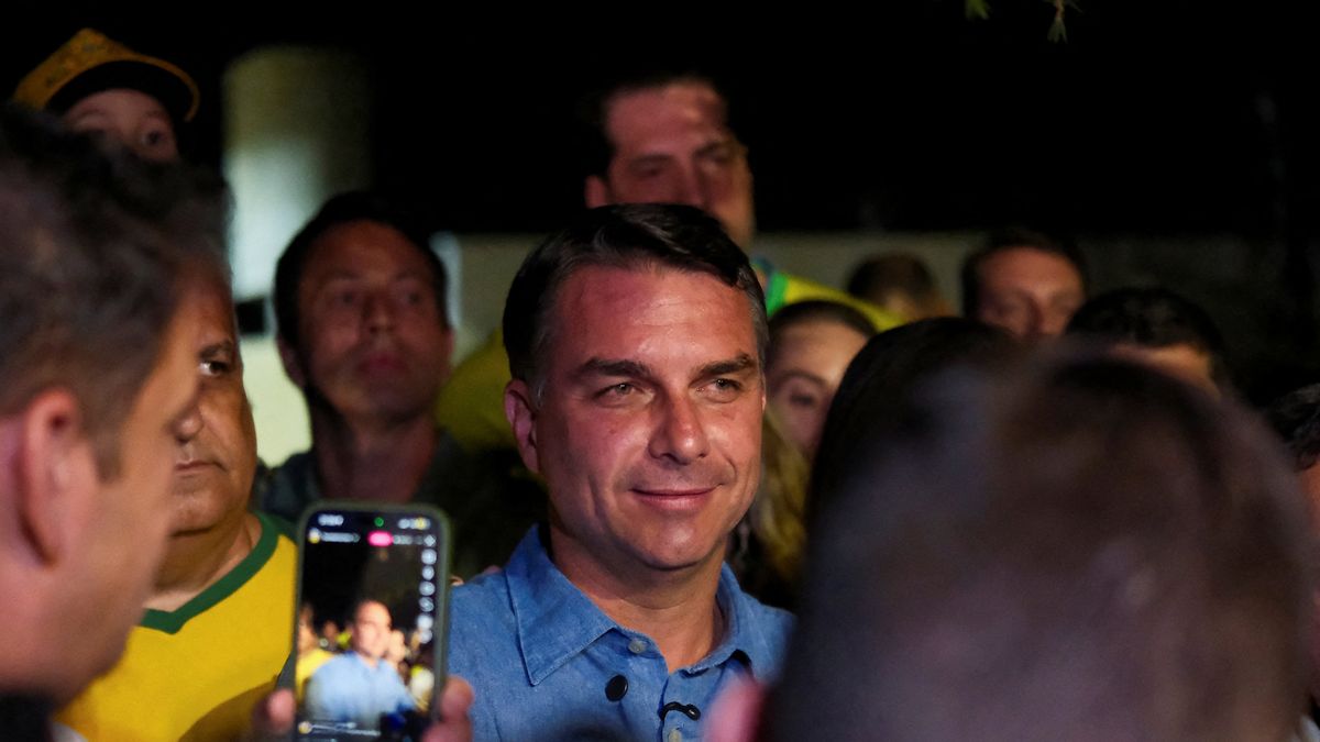 Flávio Bolsonaro celebró su triunfo y lanzó un mensaje de cara al balotaje: "Brasil quiere un cambio"