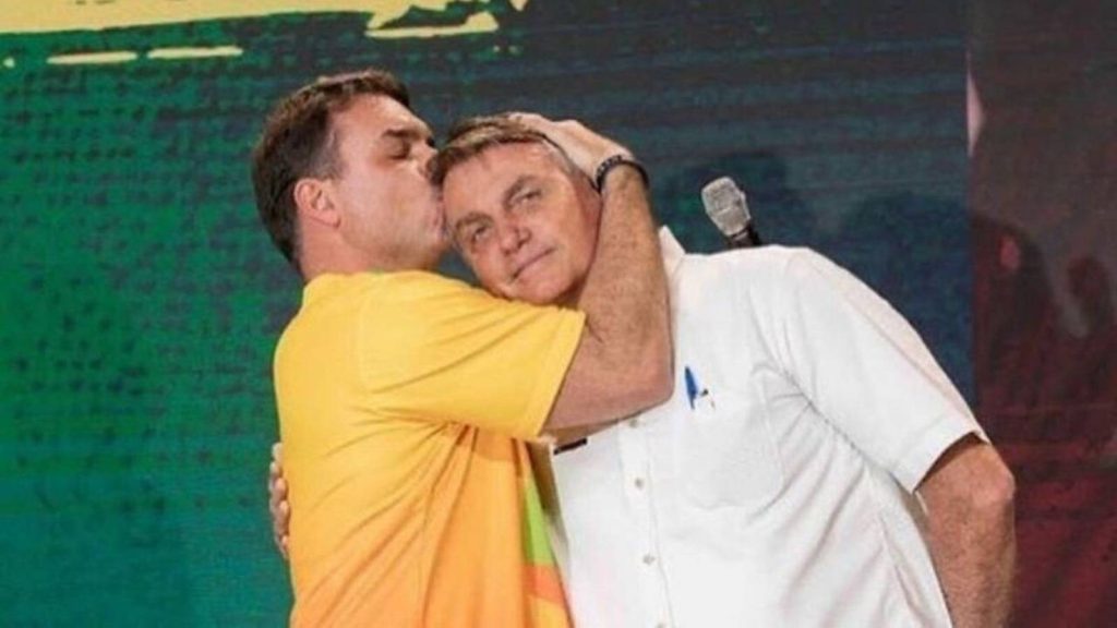 Flávio Bolsonaro, el "Bolsonaro vacunado" que desafía a Lula en las urnas