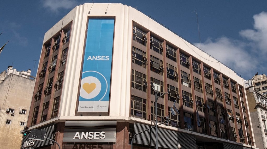 ANSES: quiénes cobran jubilaciones, AUH y asignaciones este lunes 26 de octubre