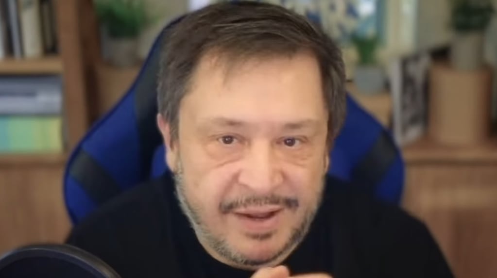 El escritor Hernán Casciari fue denunciado por presunta estafa