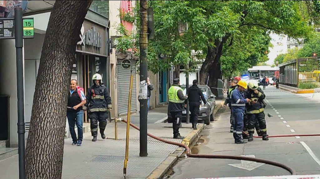 Se rompió un caño de gas en una obra en Caballito: evacuaron una escuela y a los vecinos de la zona