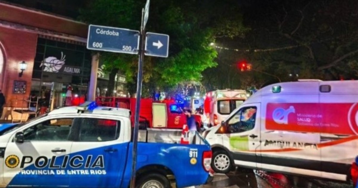 Dramático derrumbe de un entrepiso de un bar en medio de un festejo de cumpleaños: hay al menos 15 heridos