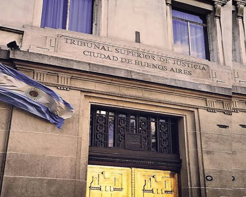 La Corte porteña revocó un fallo que obligaba a la Ciudad a garantizar una vivienda a una familia de refugiados colombianos