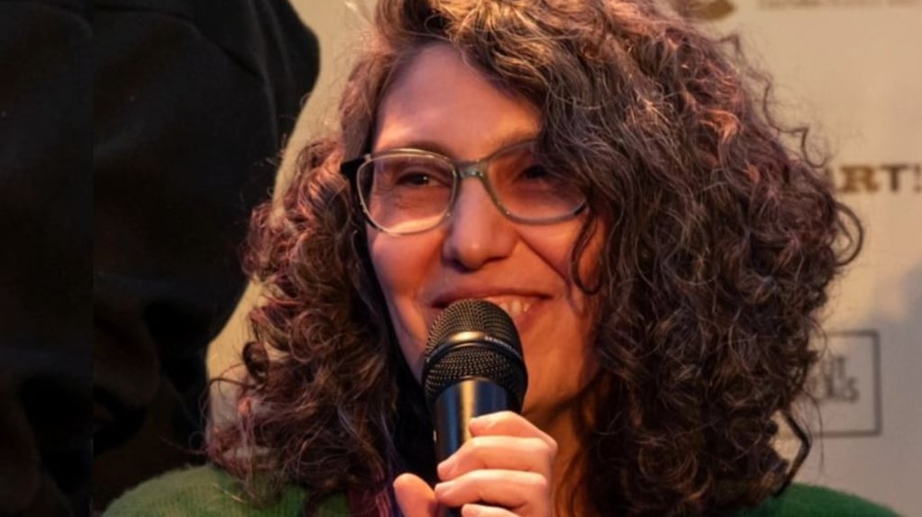 La historia de Laura Wittner, la escritora que encontró en María Elena Walsh una guía para jugar con las palabras