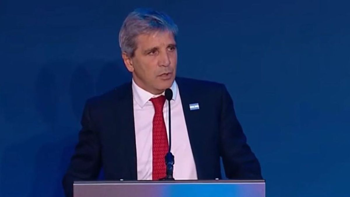 Luis Caputo: "No estamos en recesión, estamos creciendo menos que antes"
