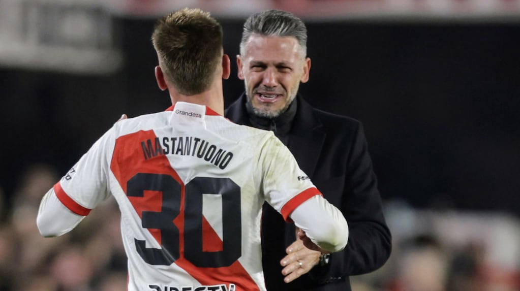 Demichelis respaldó a Mastantuono y lo comparó con Higuaín y Solari: “Necesita tiempo”